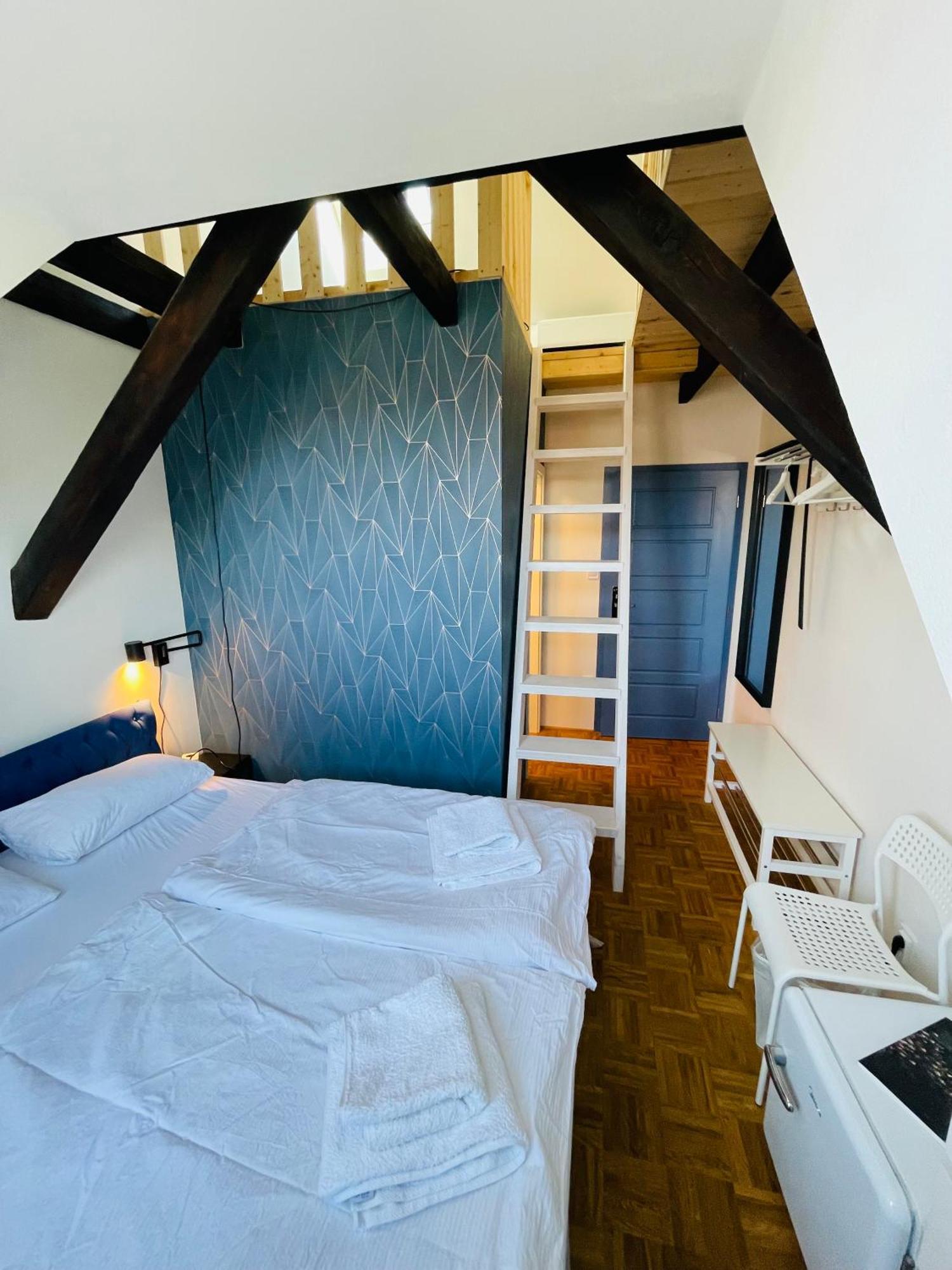 Naturalni Vinarstvi Tomas Krizek, Penzion Dvorek Dolní Dunajovice Room photo